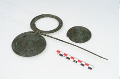 Foto von Bronzedoppelspiralnadel (NHMW-PRAE-002301)
